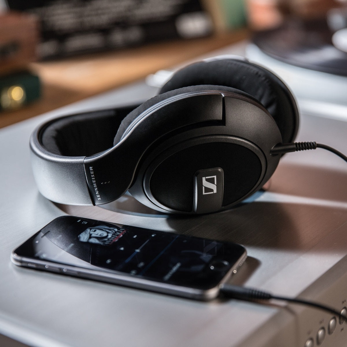 HD 569 Closed Back Over Ear Headphones
